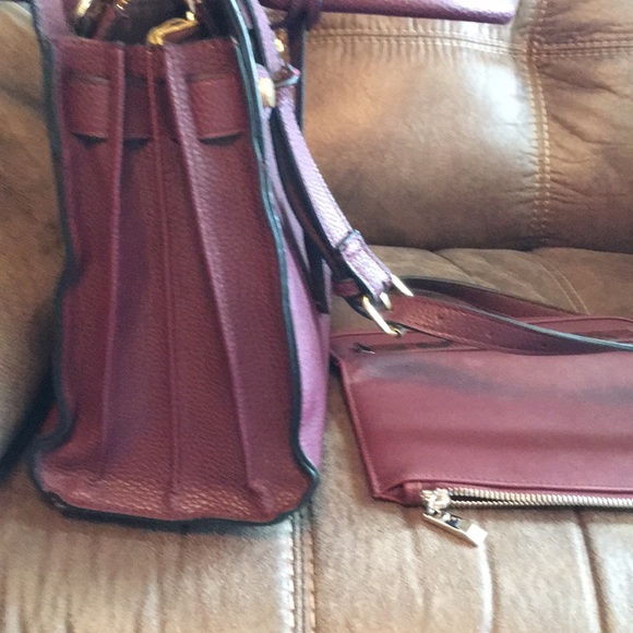 Maroon leather purse with matching billfold - Picture 7 of 8